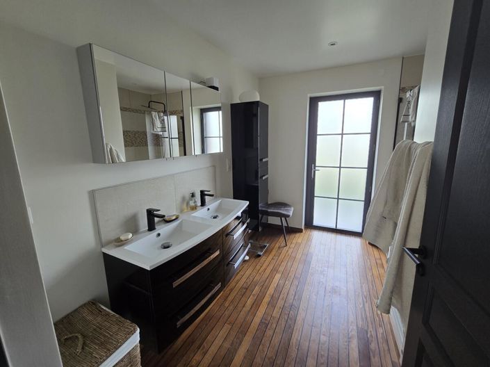 Image No.10-4 Bed House for sale