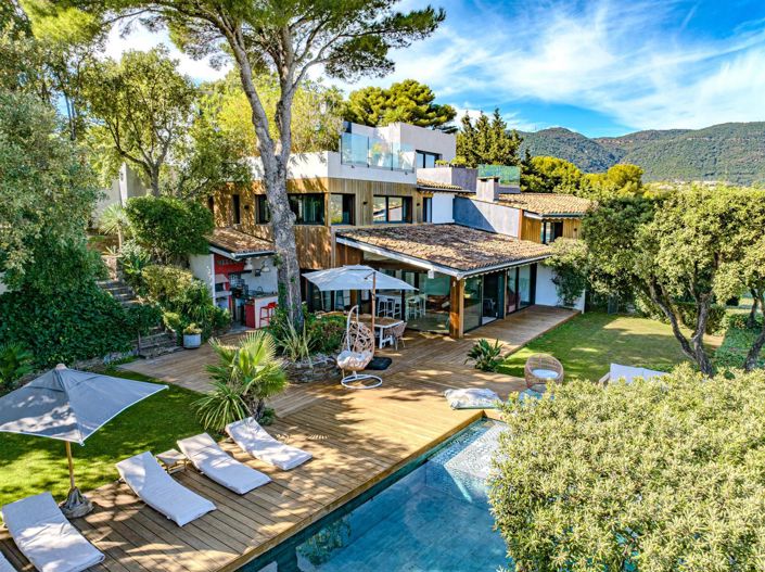 Image No.2-8 Bed House for sale