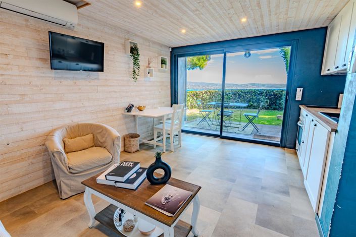 Image No.24-8 Bed House for sale