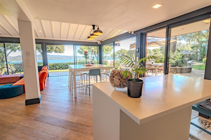 Image No.7-8 Bed House for sale