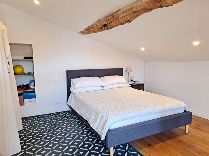 Image No.18-5 Bed House for sale