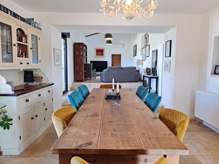 Image No.8-5 Bed House for sale