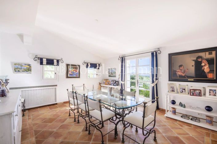 Image No.11-8 Bed House for sale