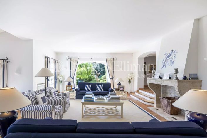 Image No.8-8 Bed House for sale