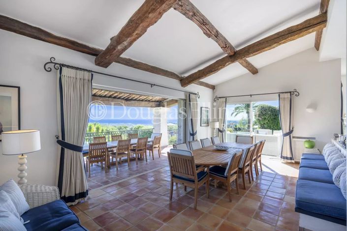 Image No.9-8 Bed House for sale