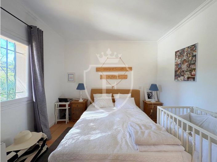 Image No.10-5 Bed House for sale