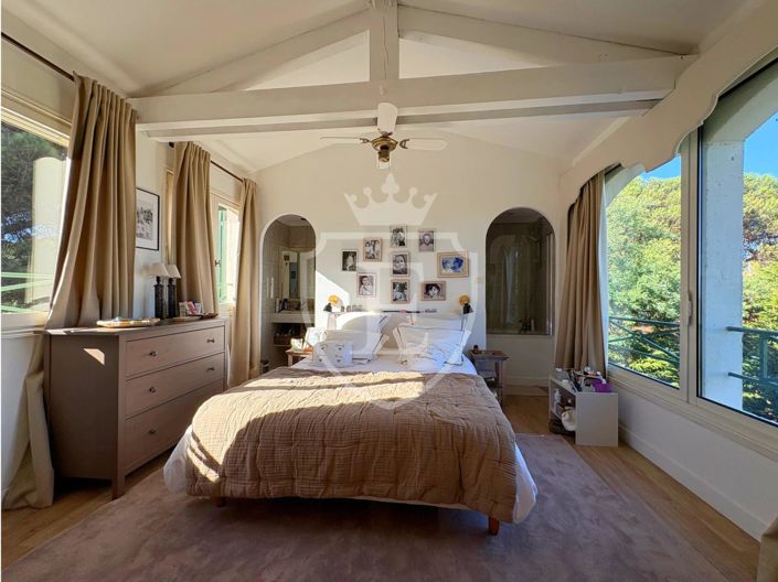 Image No.11-5 Bed House for sale