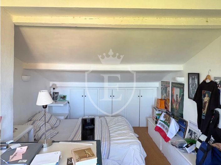 Image No.12-5 Bed House for sale