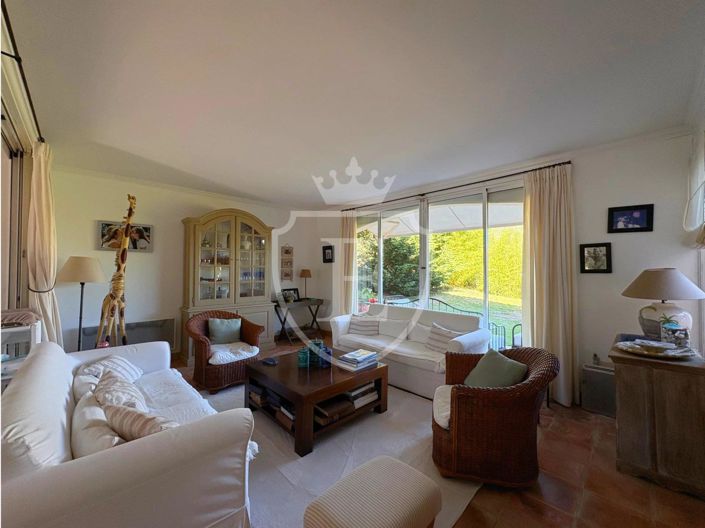 Image No.4-5 Bed House for sale