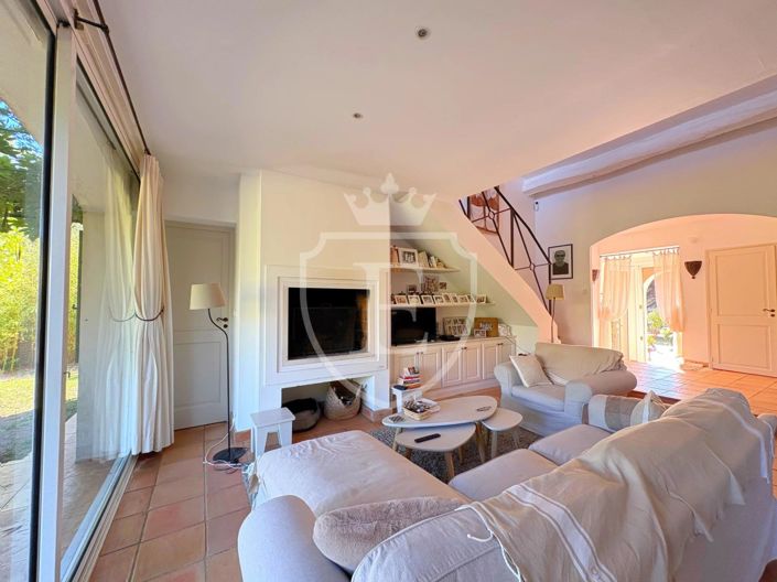 Image No.7-5 Bed House for sale