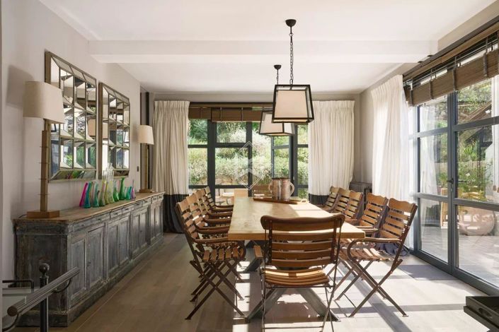 Image No.5-8 Bed House for sale