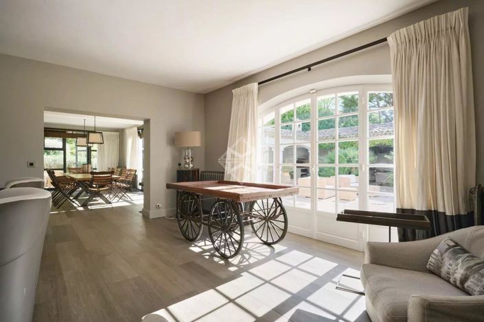 Image No.7-8 Bed House for sale