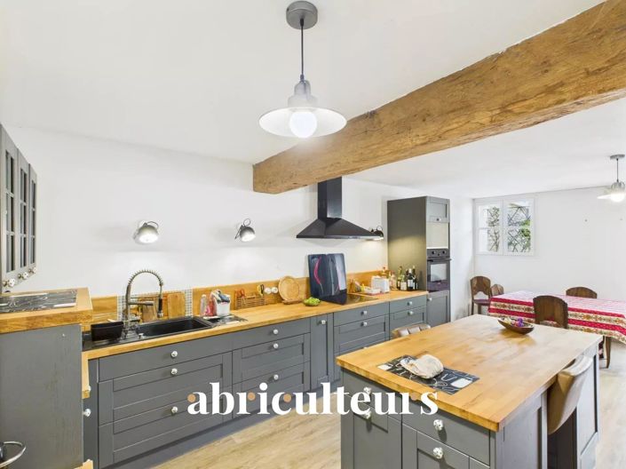 Image No.9-5 Bed House for sale