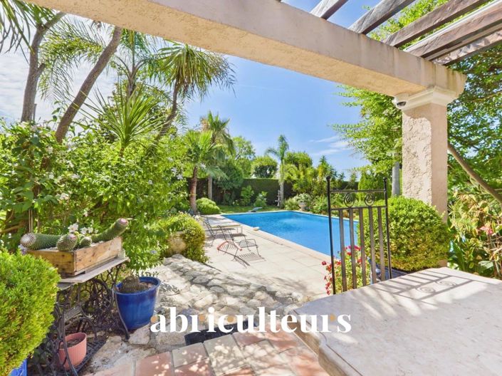 Image No.13-5 Bed House for sale