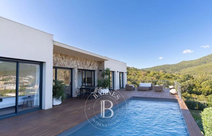 Image No.3-3 Bed House for sale