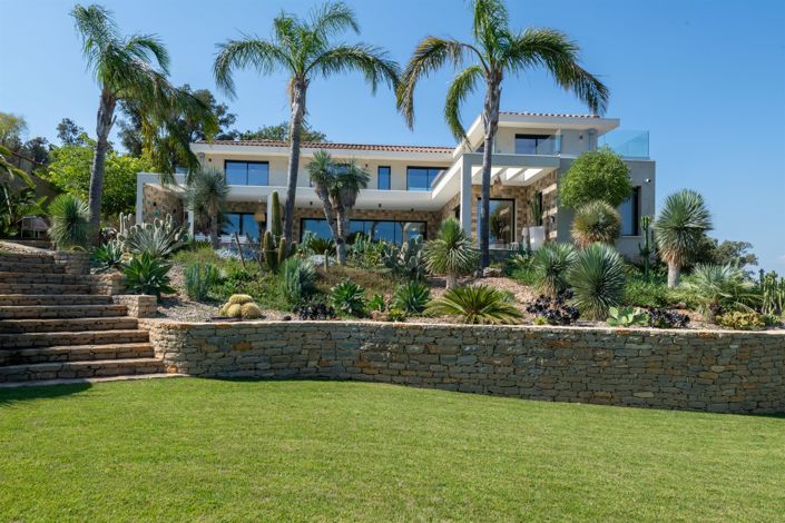 Image No.1-5 Bed House for sale