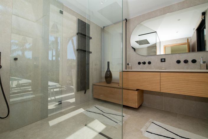 Image No.10-5 Bed House for sale