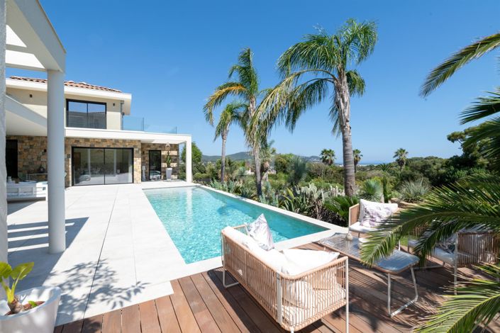 Image No.2-5 Bed House for sale