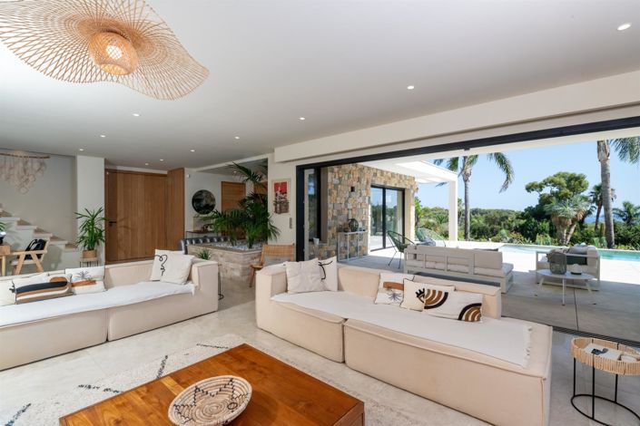 Image No.5-5 Bed House for sale