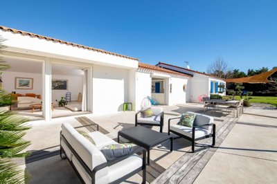 5 Bed House for sale