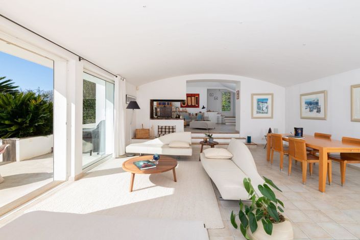 Image No.7-5 Bed House for sale