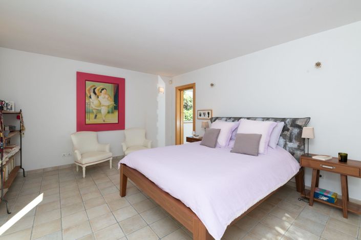 Image No.9-5 Bed House for sale