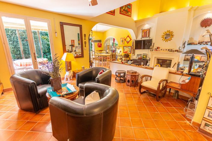 Image No.21-5 Bed House for sale