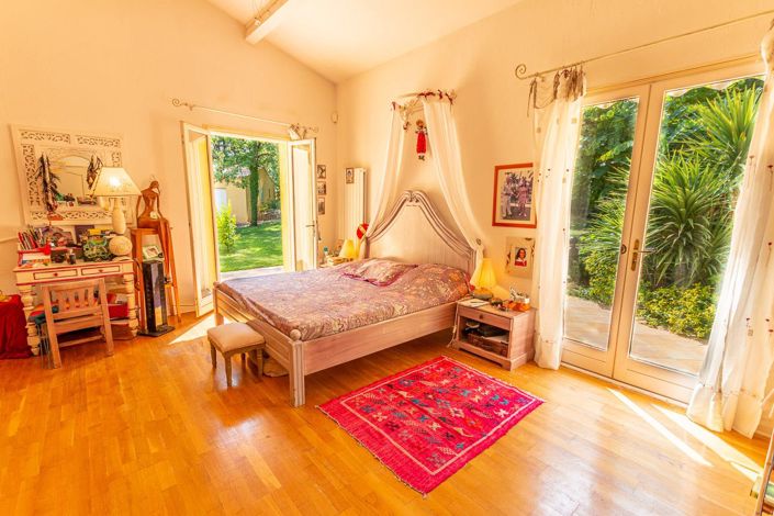 Image No.30-5 Bed House for sale