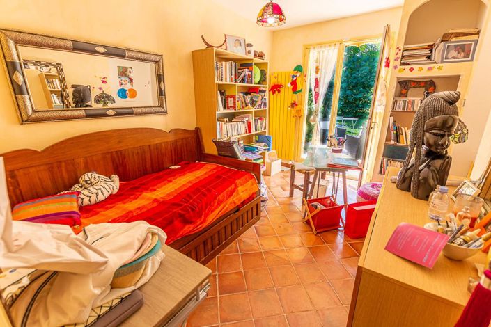 Image No.32-5 Bed House for sale