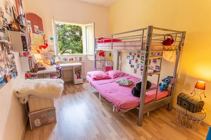 Image No.34-5 Bed House for sale