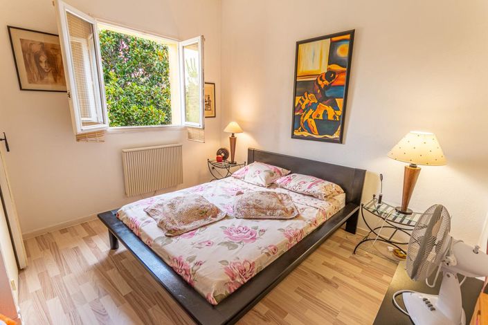 Image No.35-5 Bed House for sale