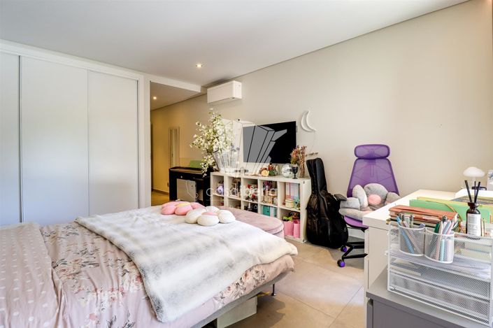 Image No.15-4 Bed House for sale