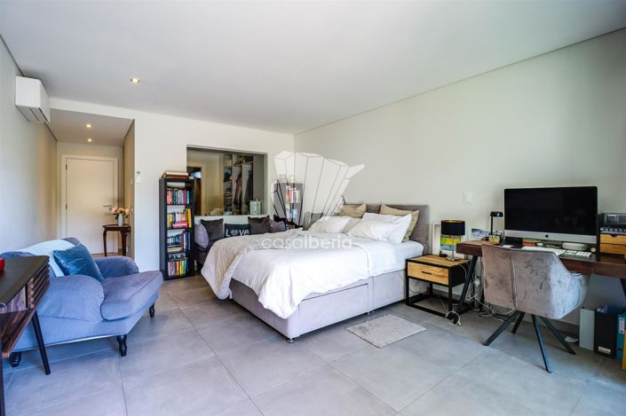 Image No.2-4 Bed House for sale