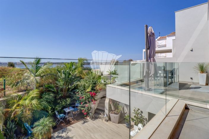 Image No.21-4 Bed House for sale