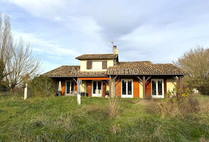 Image No.1-4 Bed House for sale