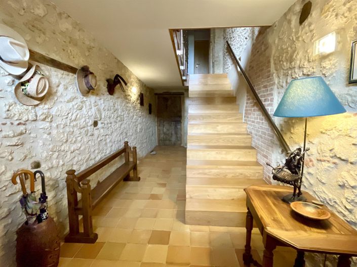 Image No.7-5 Bed House for sale