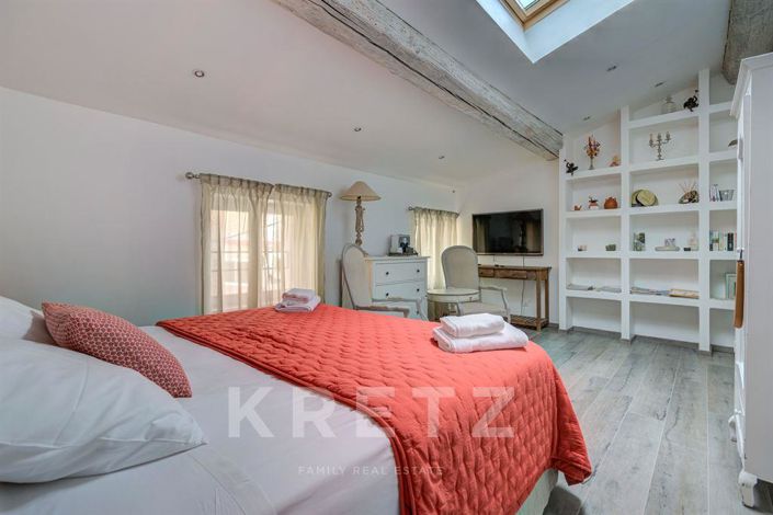 Image No.14-6 Bed House for sale