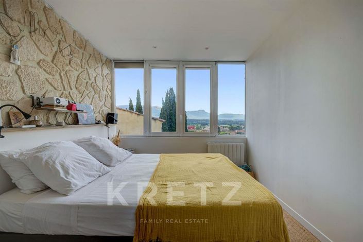 Image No.15-6 Bed House for sale