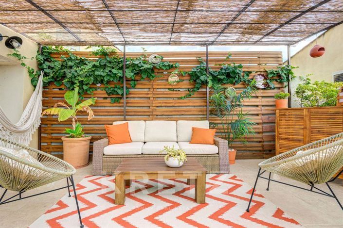 Image No.3-6 Bed House for sale