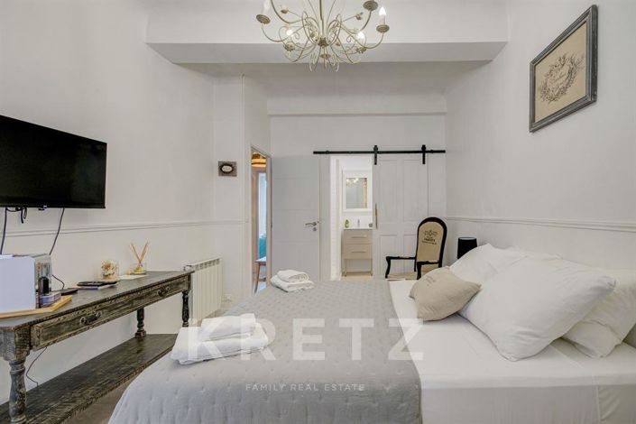 Image No.9-6 Bed House for sale