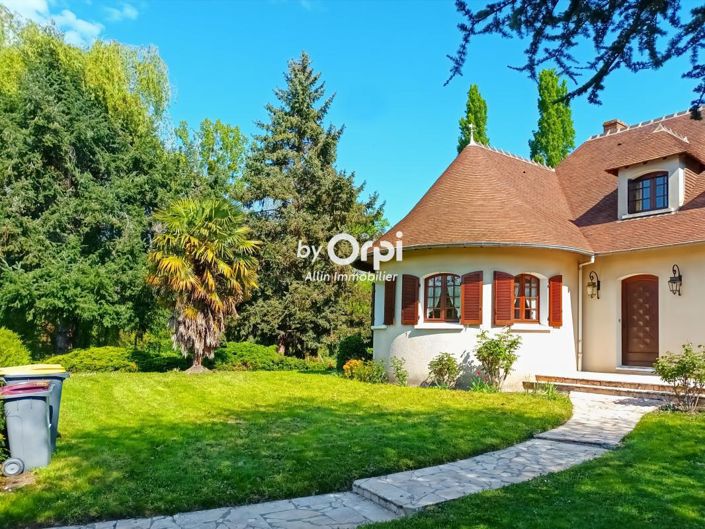 Image No.10-5 Bed House for sale