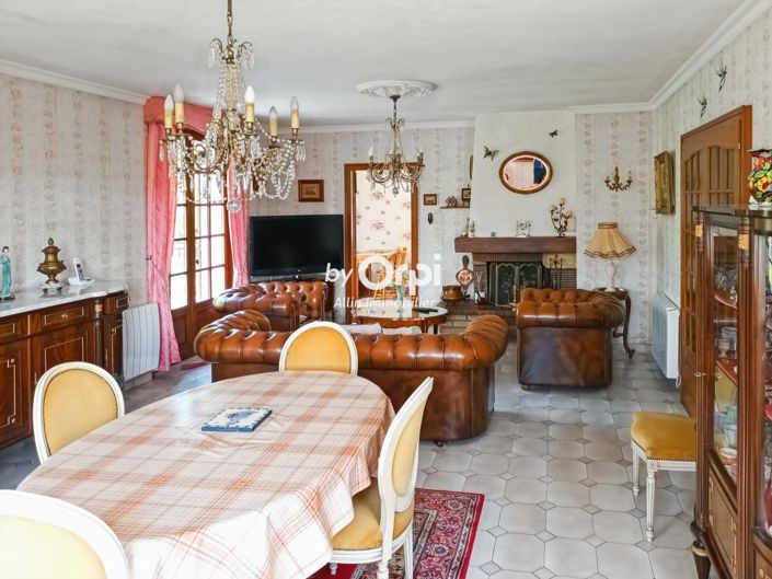 Image No.16-5 Bed House for sale