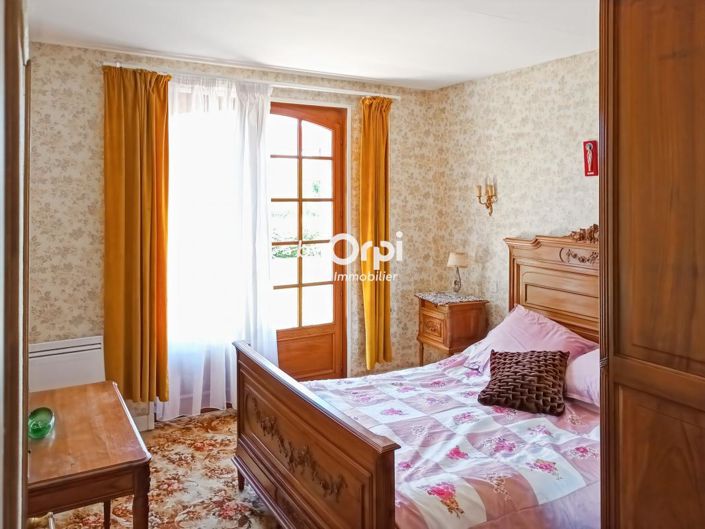 Image No.19-5 Bed House for sale