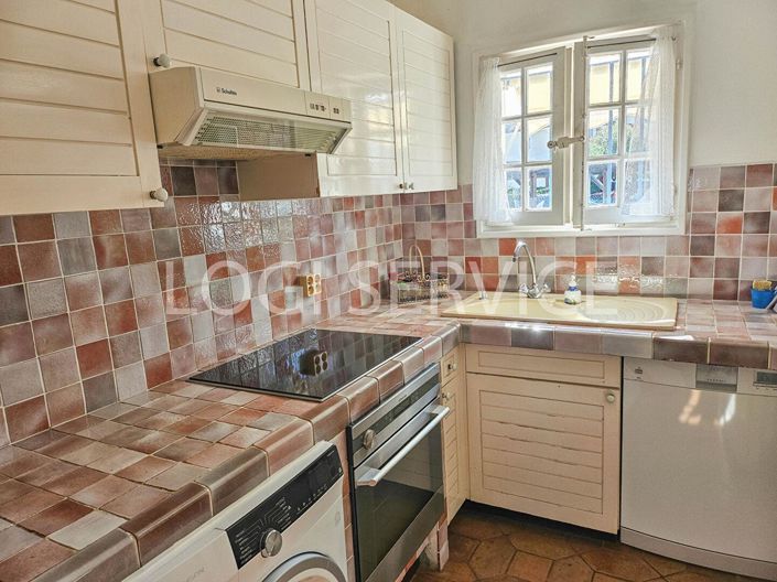 Image No.5-2 Bed House for sale