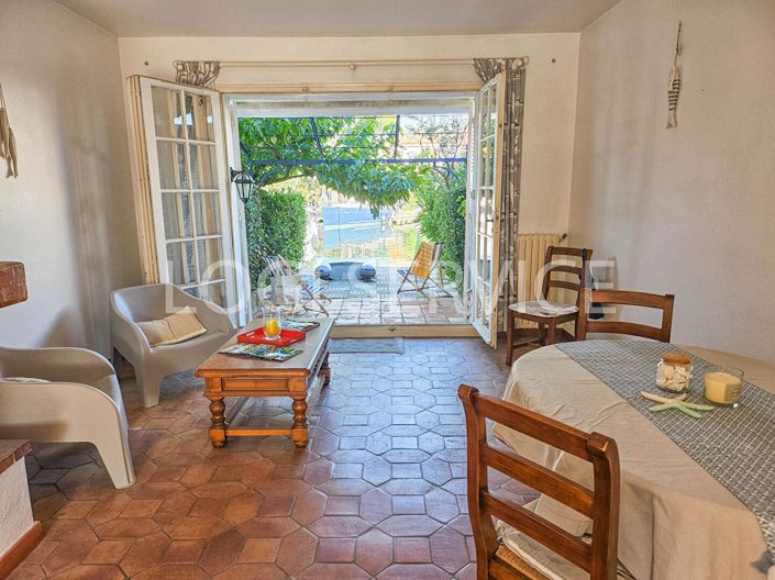 Image No.6-2 Bed House for sale