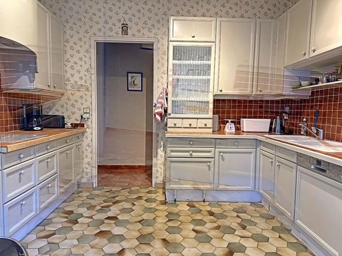 Image No.12-5 Bed House for sale