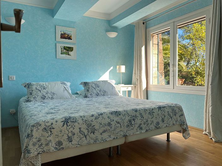 Image No.16-5 Bed House for sale