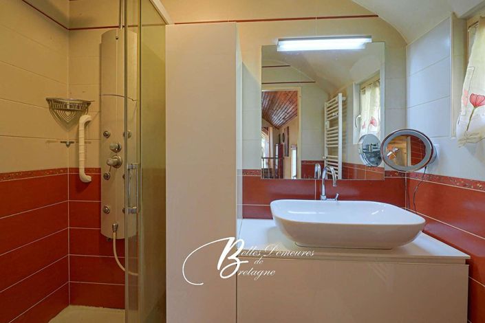 Image No.16-5 Bed House for sale