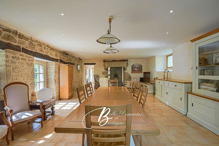 Image No.8-5 Bed House for sale