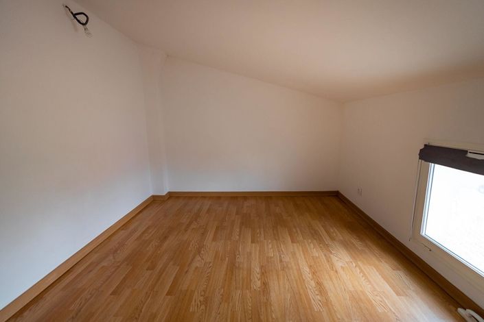 Image No.15-2 Bed House for sale